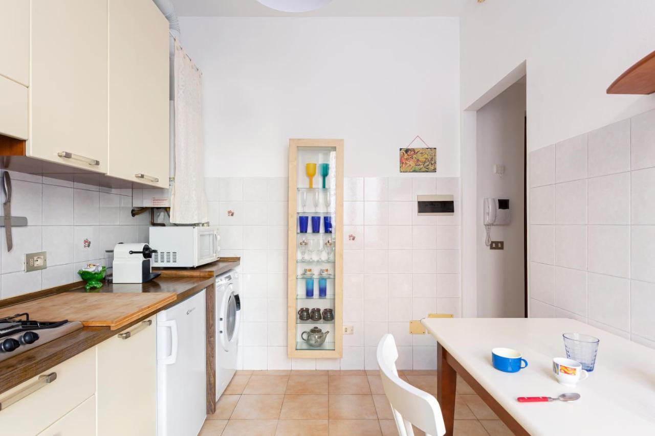Comfy Apartment In Corso Como Милано Екстериор снимка