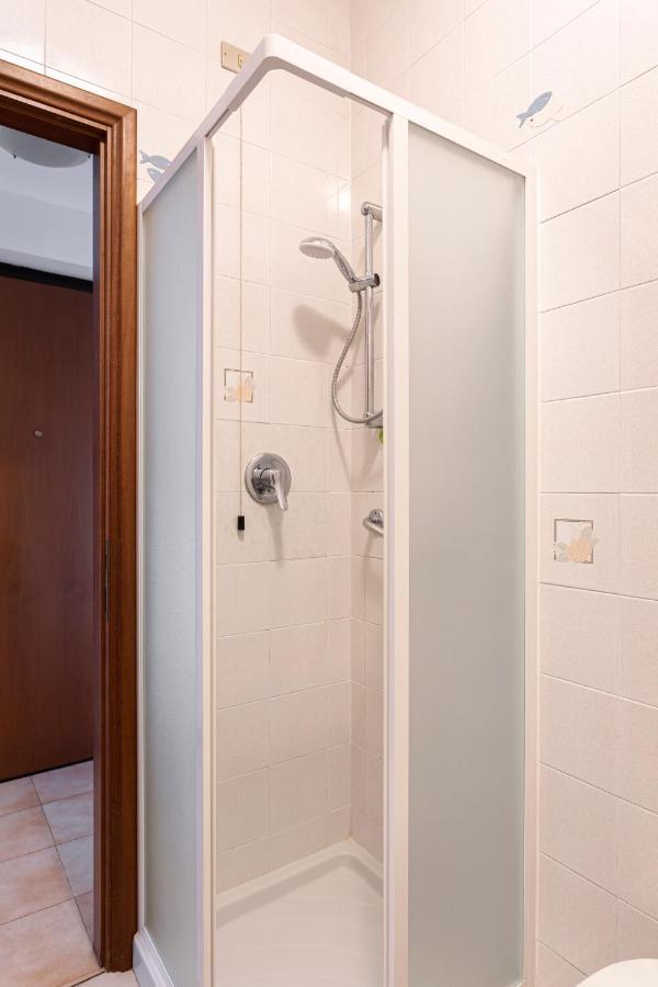 Comfy Apartment In Corso Como Милано Екстериор снимка